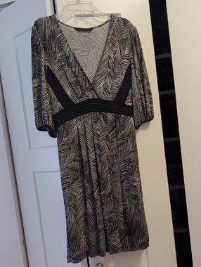 BCBGMaxAzria Patterned V-Neck Midi Dress